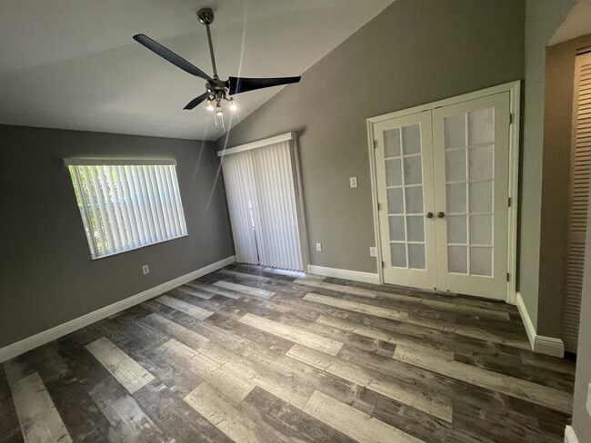 Building Photo - 2820 N Oakland Forest Dr