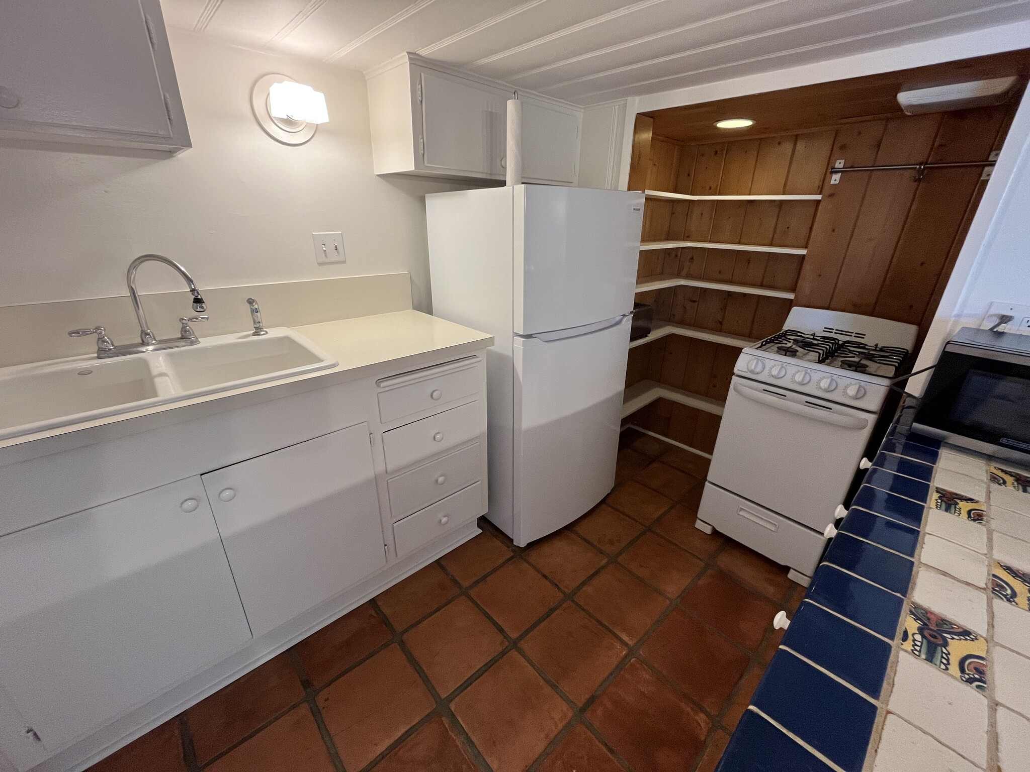 Kitchen - 2859 Terry Rd
