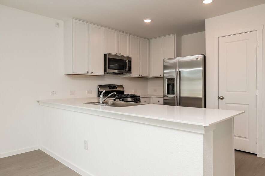 Building Photo - 2218 Croaker Crk