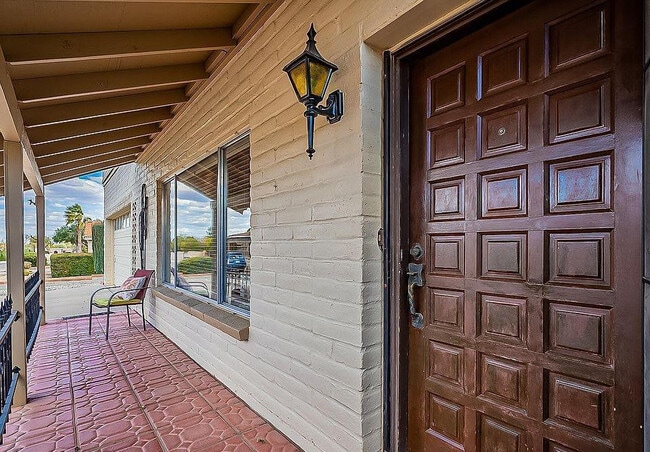 Building Photo - 101 W Calle Montana Jack