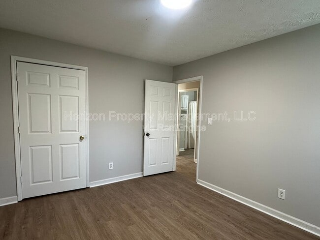 Building Photo - 5142 Farm Pl Dr NE