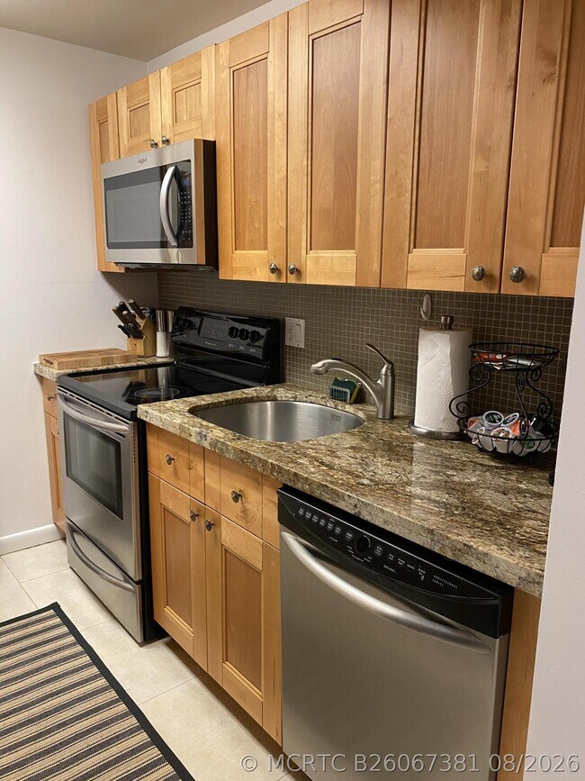 Building Photo - 755 Dotterel Rd