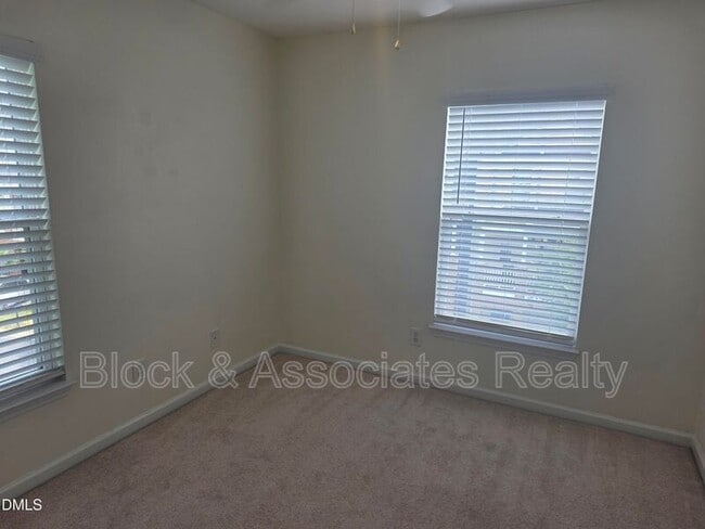 Building Photo - 124 Braeside Ct