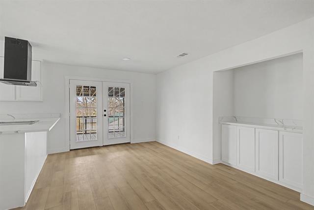 Building Photo - 1411 W Gandy St