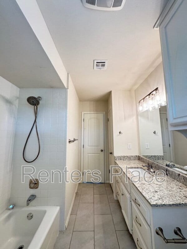 Building Photo - 6817 E 95th St