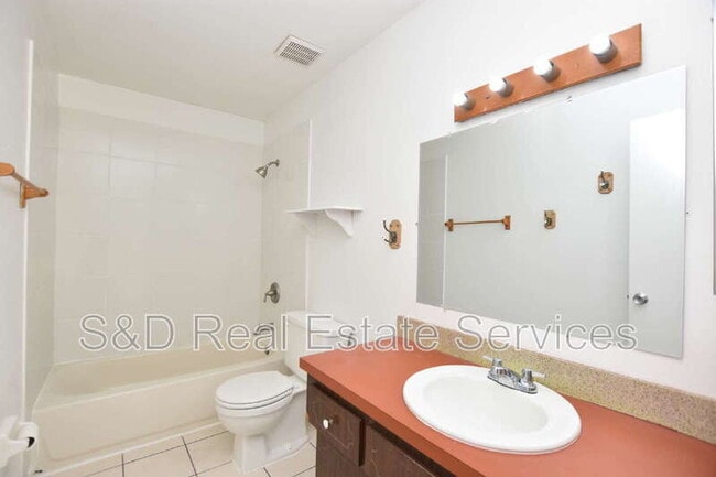 Building Photo - 4745 Dimbath Dr