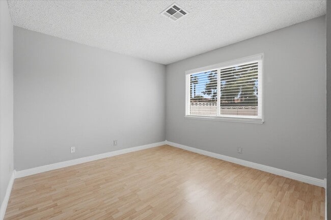 Building Photo - 5389 Kalmia Dr