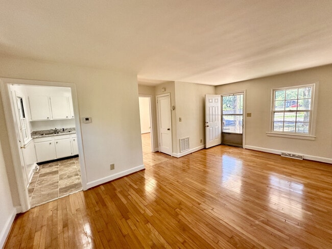 Interior Photo - Sedgefield