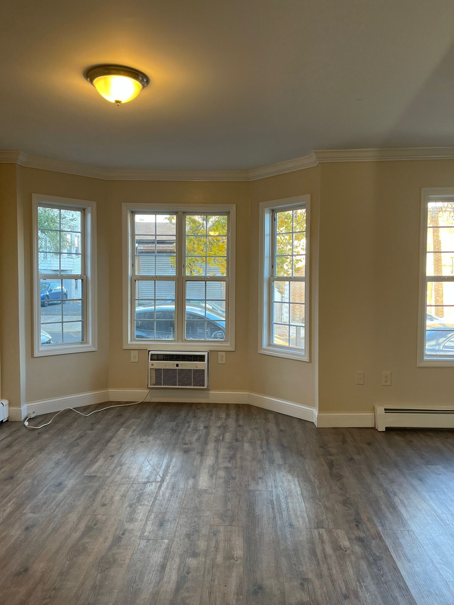 Building Photo - 35 Fairview Ave