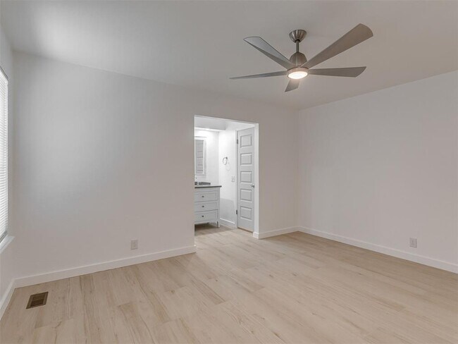 Building Photo - 1305 Apollo Rd