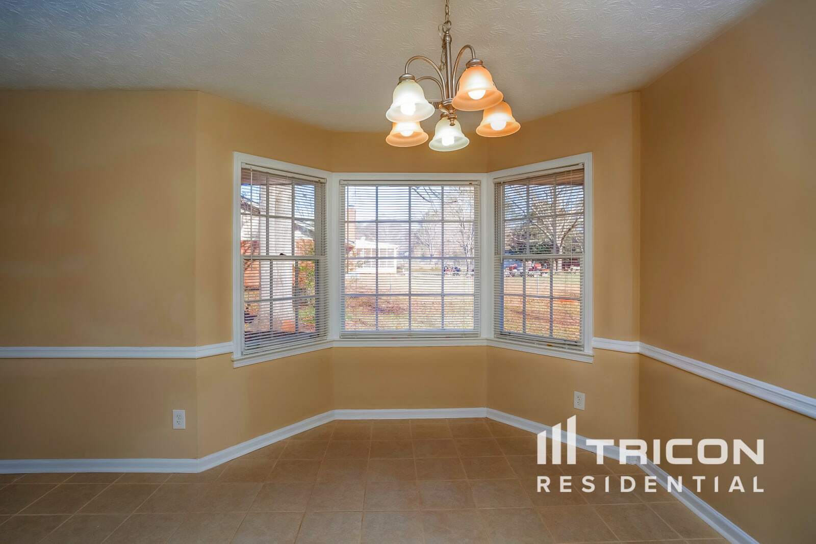Building Photo - 1631 Quail Run SW
