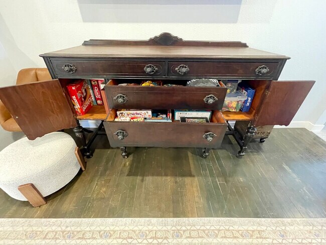 Building Photo - 1119 Prosser Ave