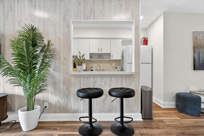 Building Photo - 1761 NE 55th St