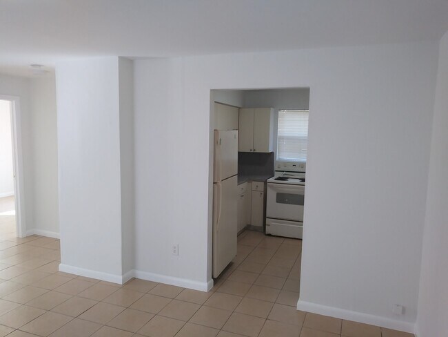 Building Photo - 1610 NW 59th St
