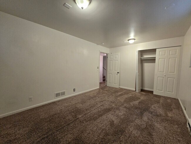 Building Photo - 3232 Poly Dr