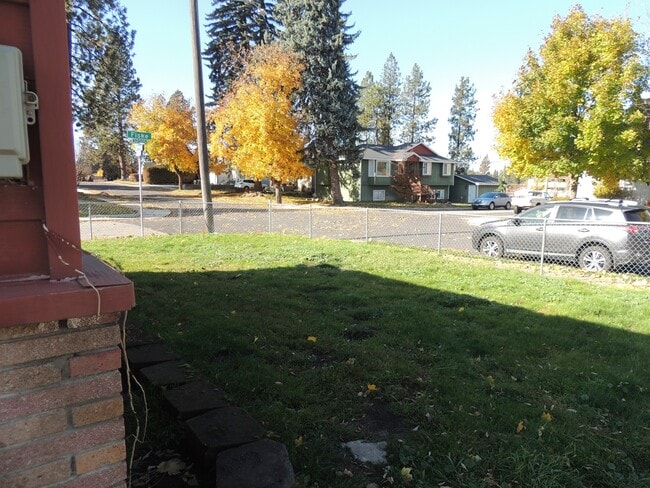 Building Photo - $1,750.00 – 2 Bed / 2 Bath Home with Fenced Yard, Fireplace, and Garage