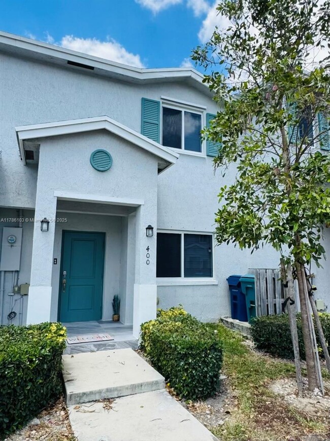 Primary Photo - 400 NW 12th Ave