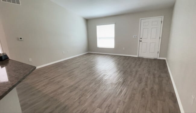 Building Photo - 9386 N Ashbury Dr