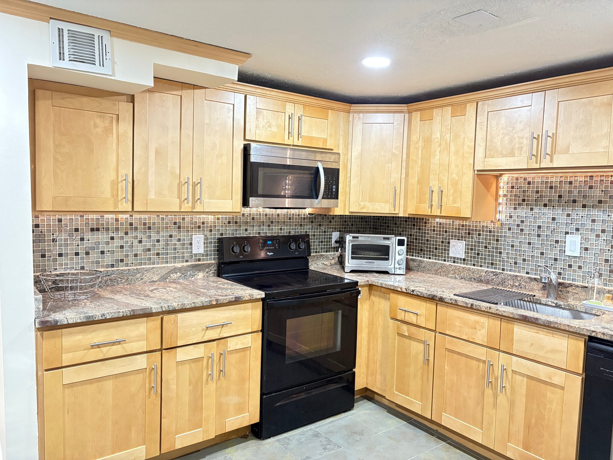 Building Photo - 1229 Girard St NW