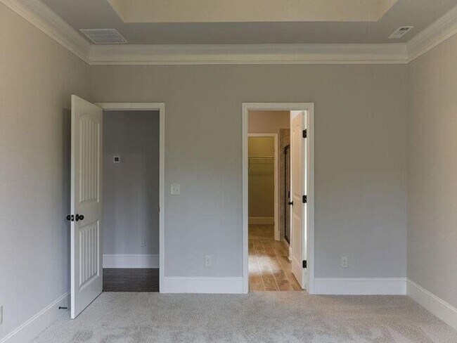 Building Photo - 5985 Carruth Lake Dr