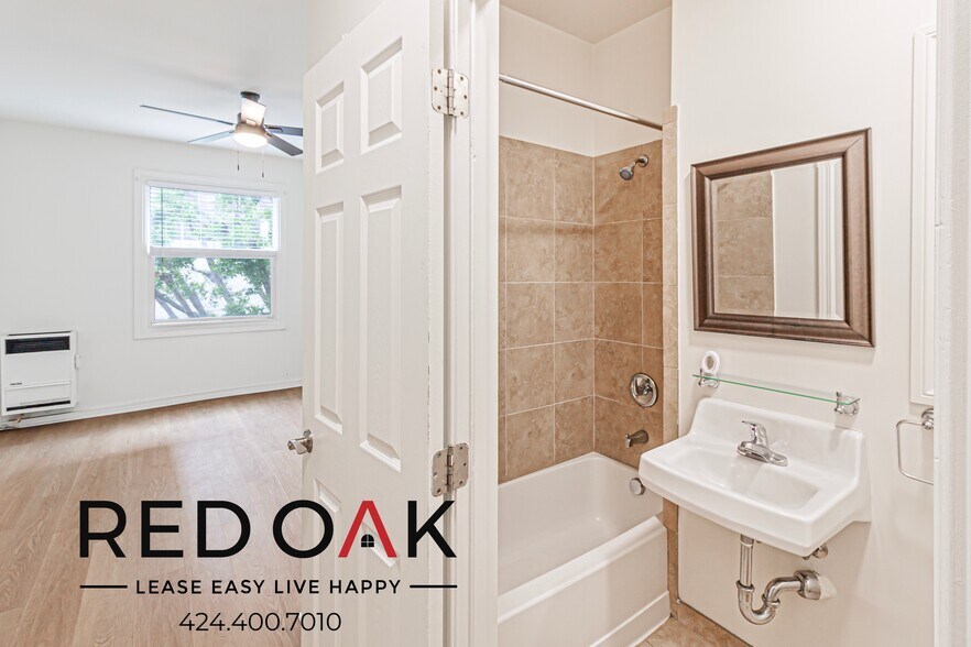 Building Photo - 1509 Wilcox Ave