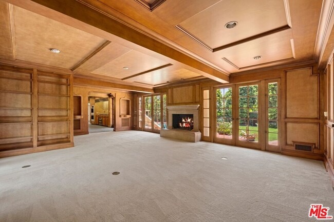 Building Photo - 1029 Chevy Chase Dr