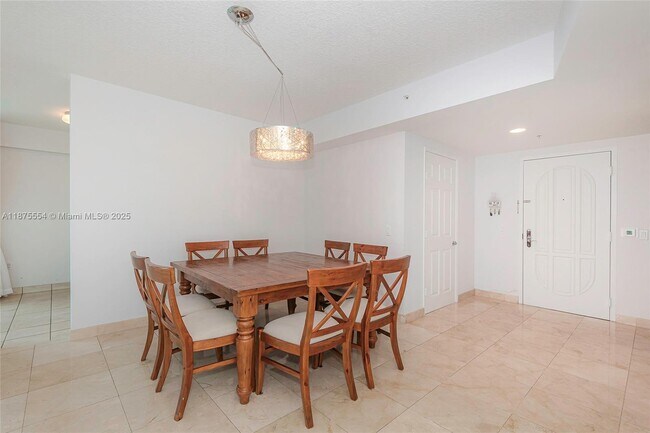 Building Photo - 3370 Hidden Bay Dr