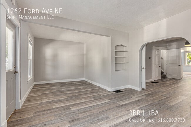 Building Photo - 1262 Ford Ave NE