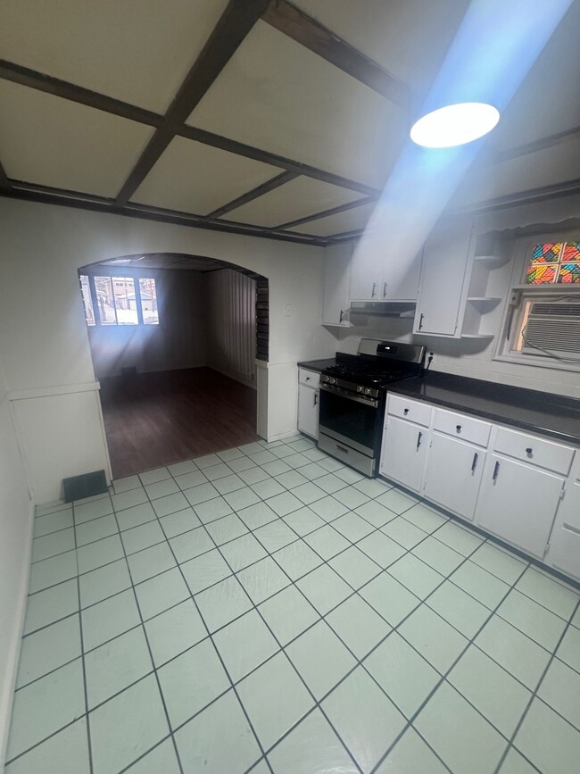 Building Photo - 1413 4th Ave