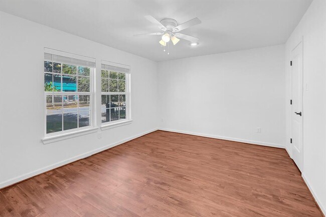 Building Photo - 311 Clifton St