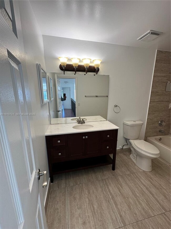 Building Photo - 1281 SW 124th Ct