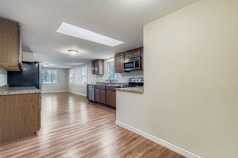 Building Photo - 914 Alexander Rd