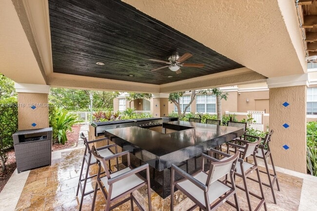 Building Photo - 19555 E Country Club Dr