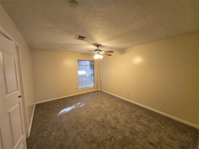 Building Photo - 4242 Honey Oaks Dr