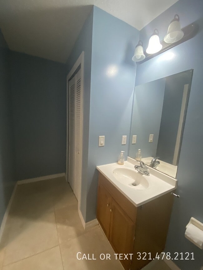 Building Photo - 611 Americana Blvd NE