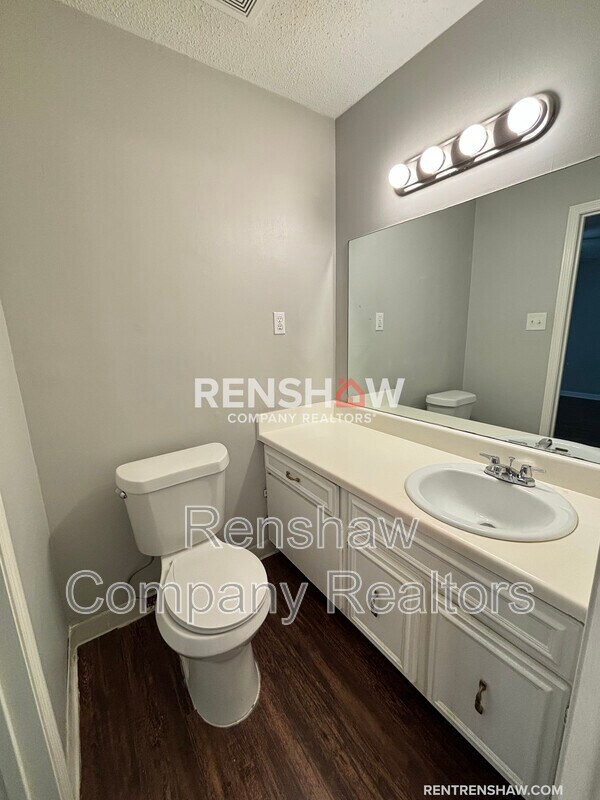 Building Photo - 6436 Macon Rd