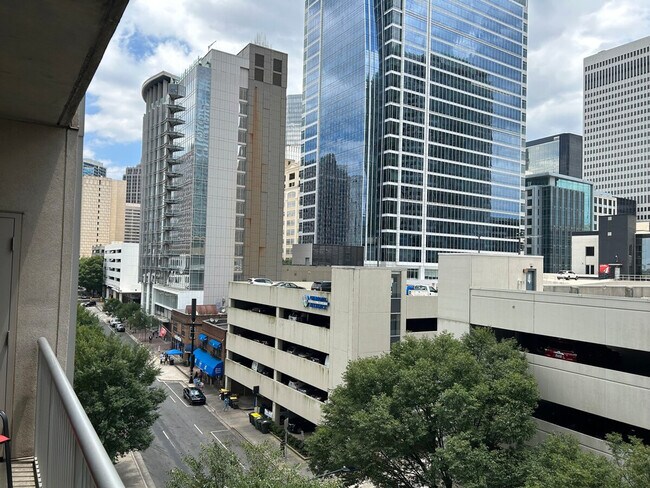 Building Photo - 400 S Tryon St