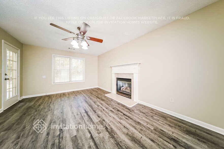 Building Photo - 204 Revolutionary Dr