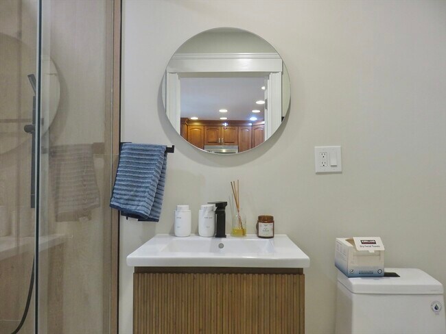 Building Photo - 35 Lovell Rd