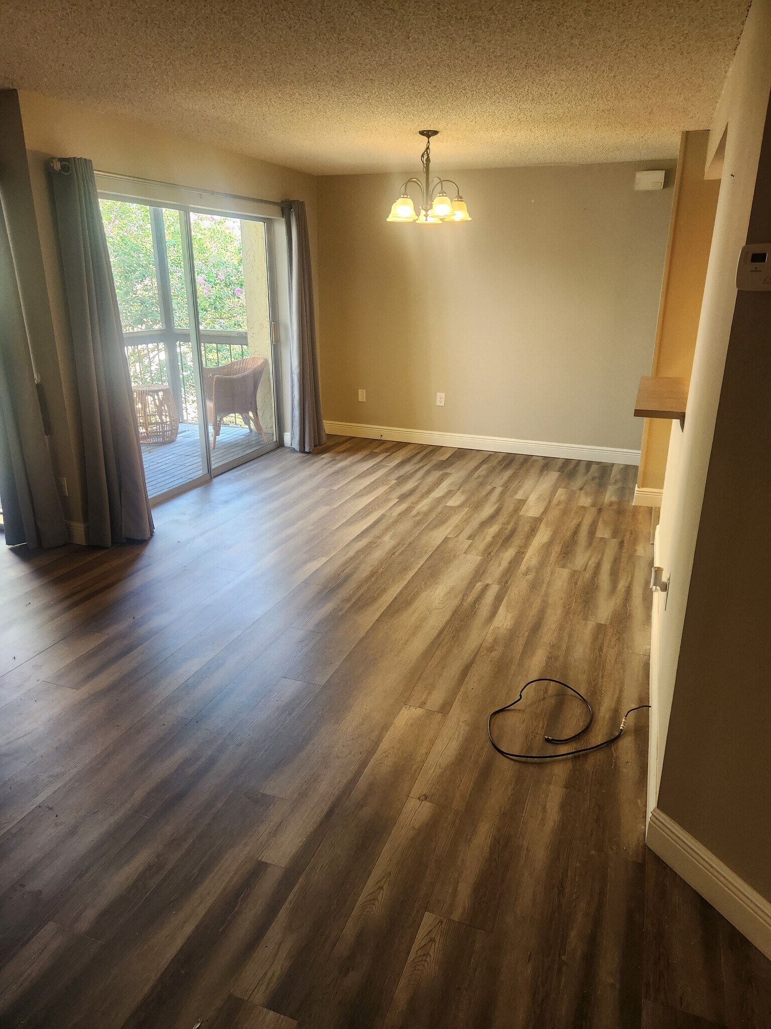 Living Room/Dining Room - 2025 Sylvester Rd