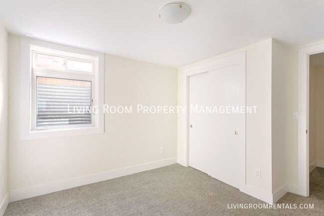 Building Photo - 8034 SE 42nd Ave