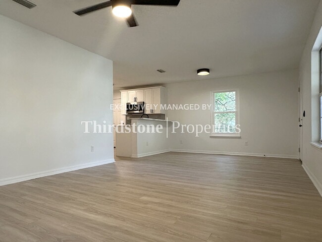 Building Photo - 1732 W 44th St