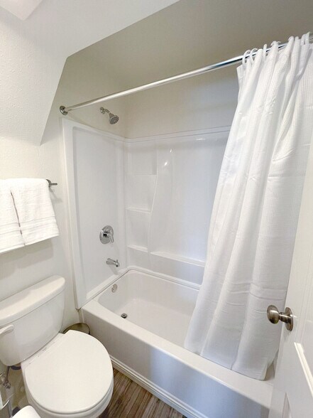 Building Photo - 2515 Burnet Ave