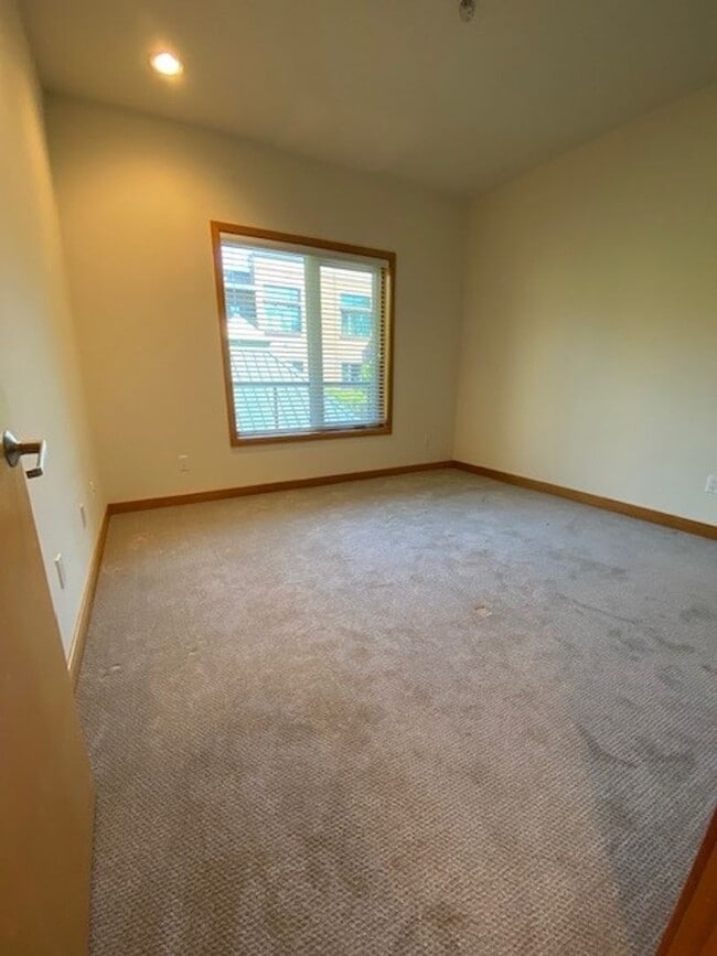 Building Photo - Charming 1 bdrm 1 bath Condo in Downtown Vancouver