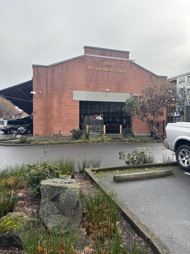 McCormack Pier covered parking - 930 NW Naito Pky