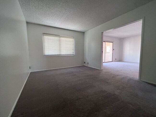 Building Photo - SCOTTSDALE SHADOWS LUXURY CONDO WITH AC, WATER INCLUDED AND 9 HOLE GOLF