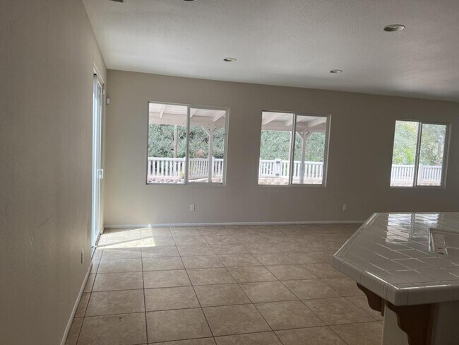 Building Photo - 27749 Hackberry St