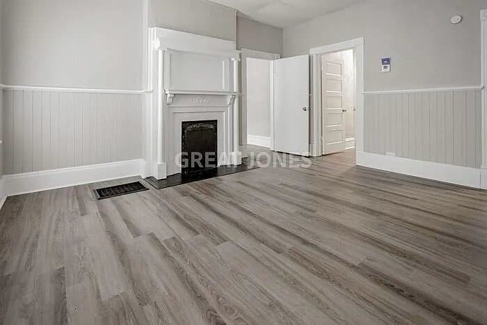 Building Photo - 2911 Beacon Ave