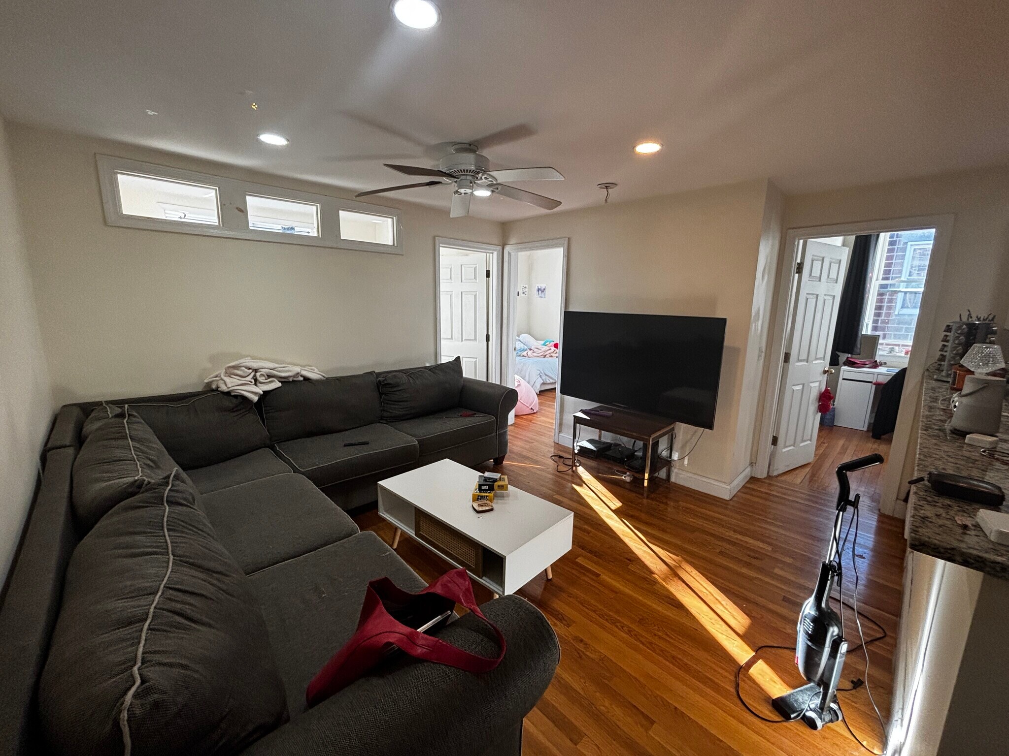 Building Photo - 66 Egmont St