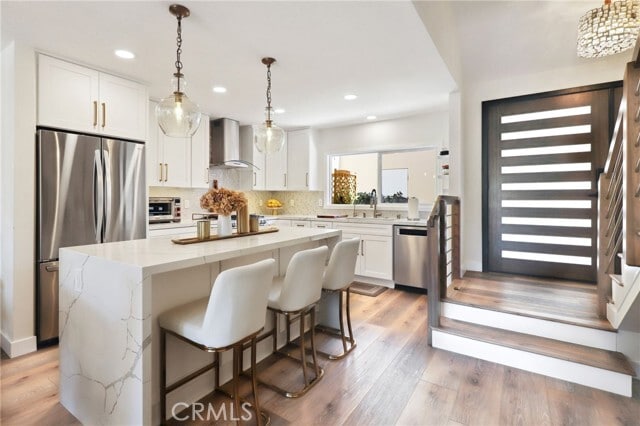 Building Photo - 2425 Vista Hogar